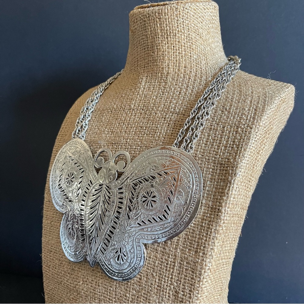 Vintage Silver tone Butterfly Statement Necklace . - Picture 3 of 9